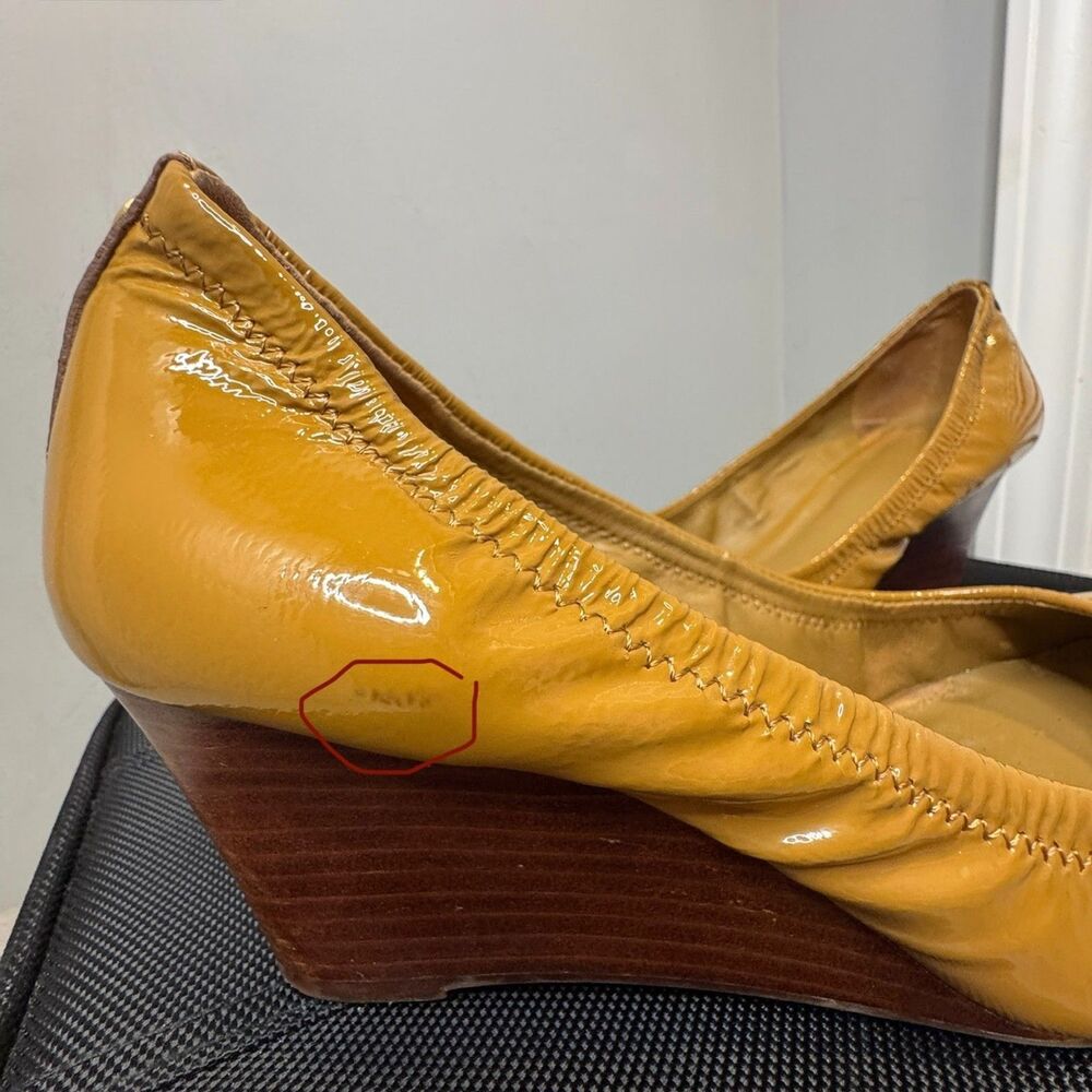 Tory Burch Eddie Ballet Wedges – Size 7M – Patent Leather Gold Medallion - Picture 7 of 14